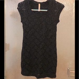 Black floral lace short sleeve Audrey dress with front pocket (medium)
